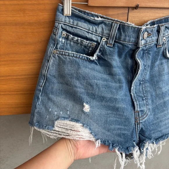 Reformation Dixie Denim Shorts, Size 29 - Picture 8 of 13